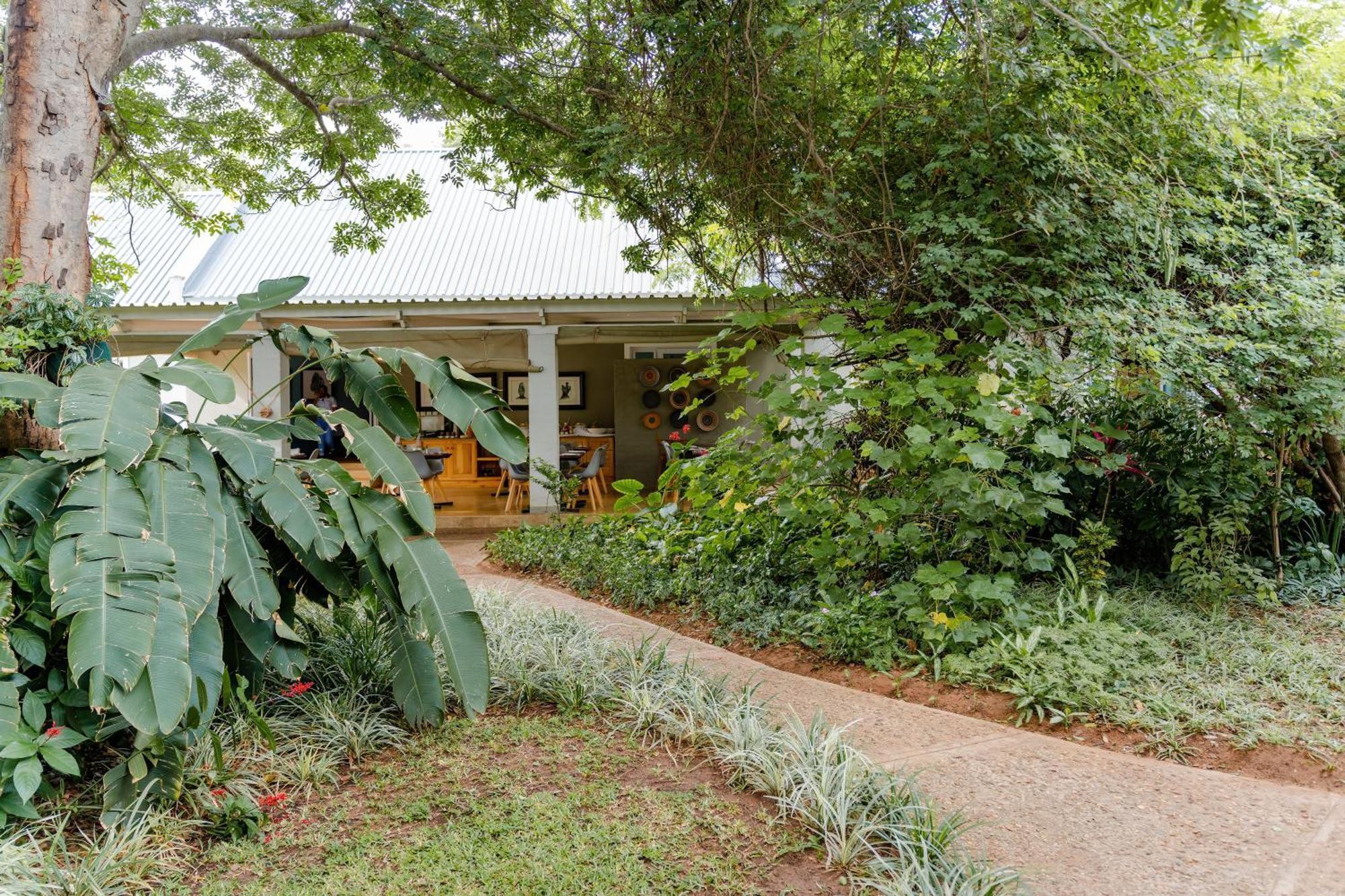 Phezulu Guest Lodge Victoria Falls Kültér fotó